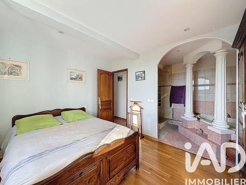 Maison - 267 m² - 8 pièces