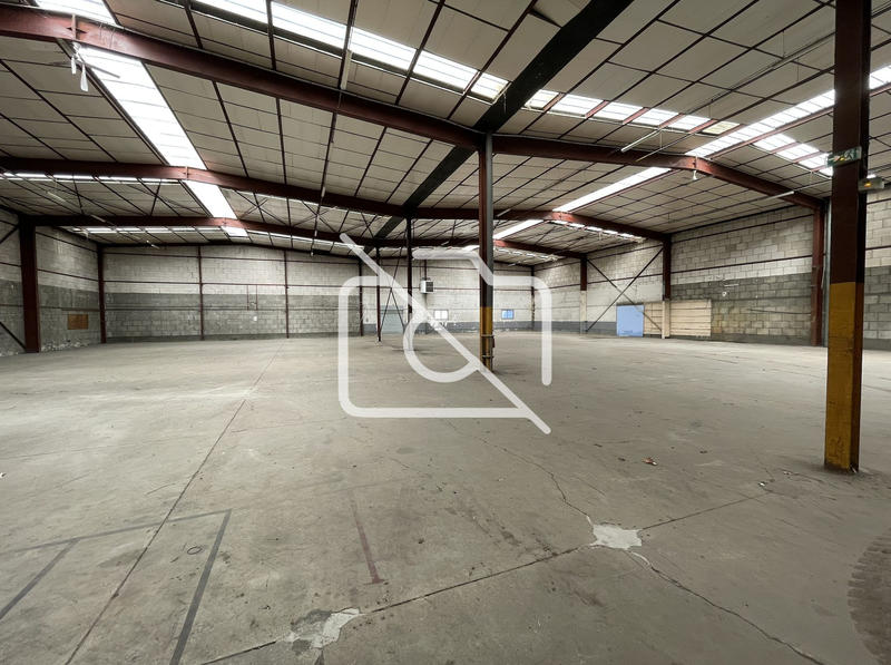 Entrepôt - 1 664 m²