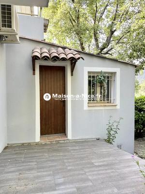 Maison - 320 m² - 6 pièces