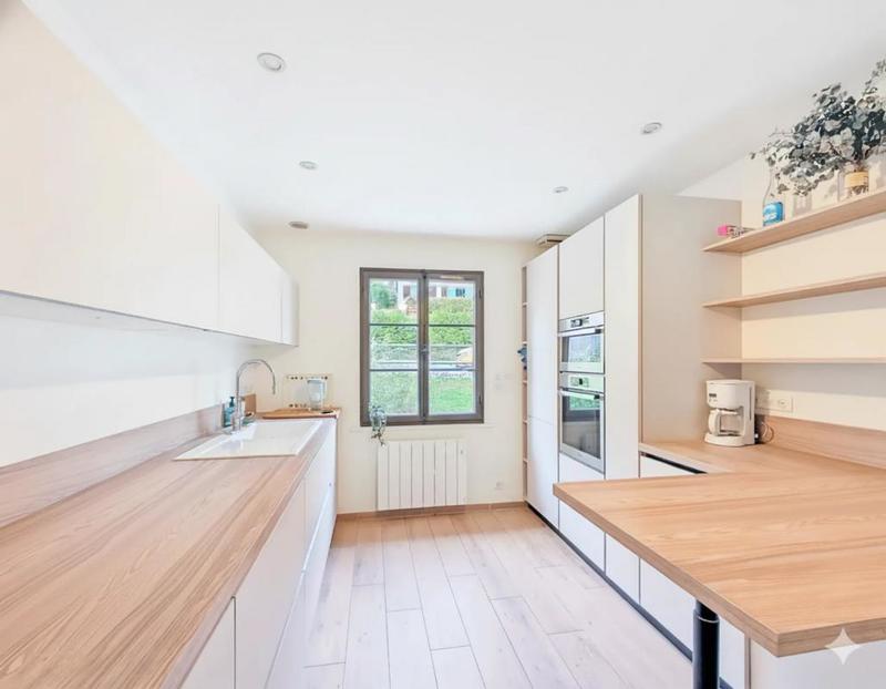 Maison - 160 m² - 6 pièces