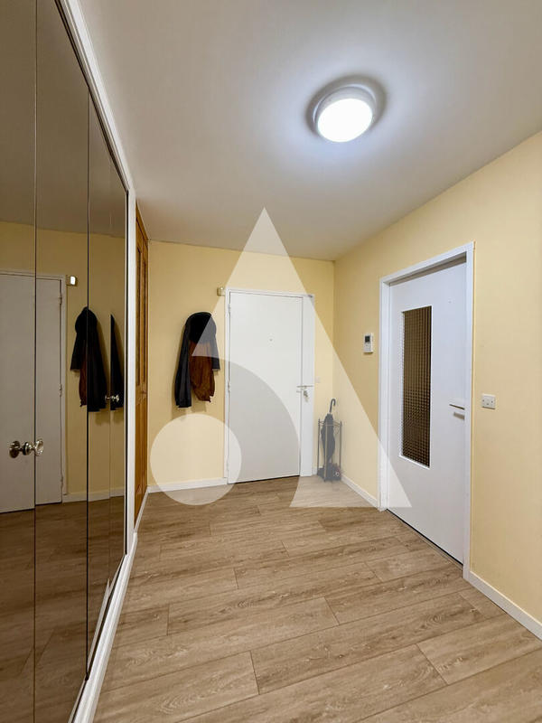 Appartement - 86 m² - 3 pièces