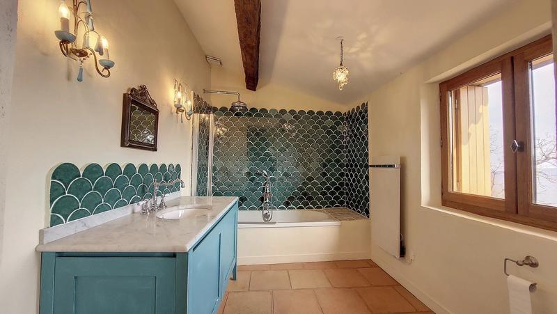 Maison - 584 m² - 14 pièces