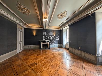 Appartement - 168 m² - 4 pièces