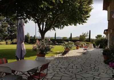 Mas - 416 m² - 6 pièces