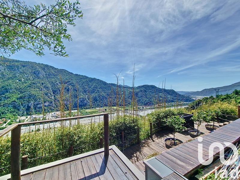 Maison - 183 m² - 7 pièces