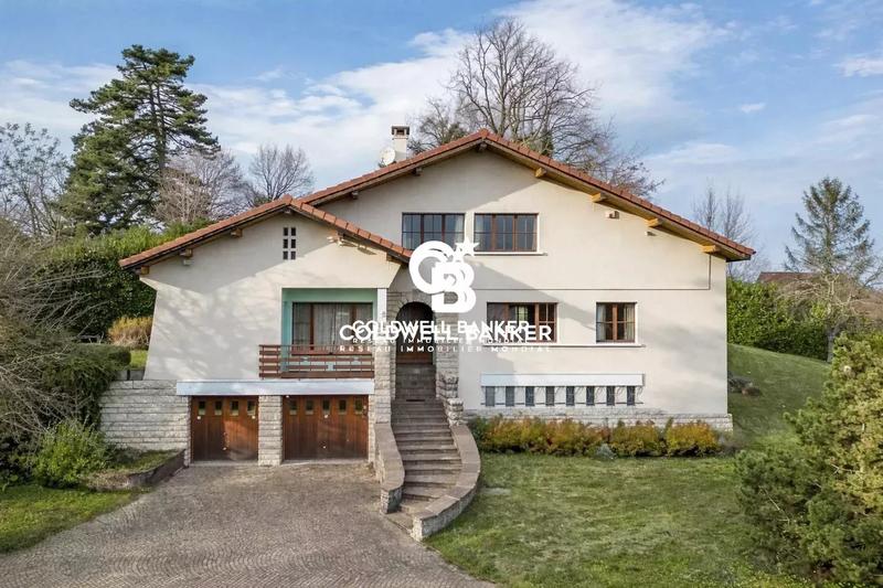 Maison - 206 m² - 10 pièces