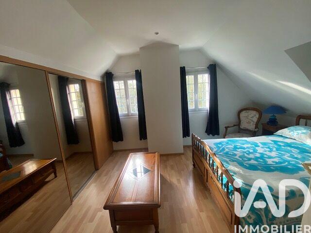 Maison - 242 m² - 7 pièces