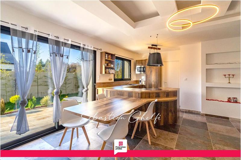 Maison - 101 m² - 5 pièces