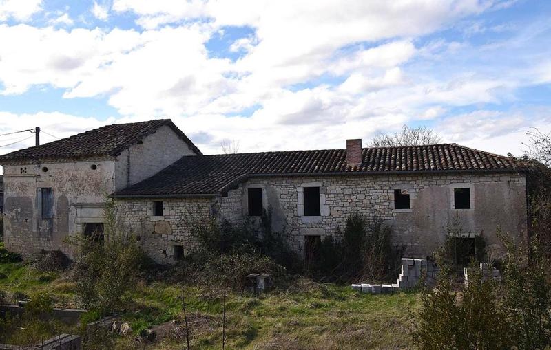 Corps de ferme - 224 m² - 4 pièces