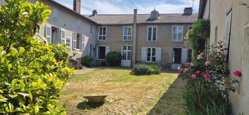 Maison - 396 m² - 16 pièces