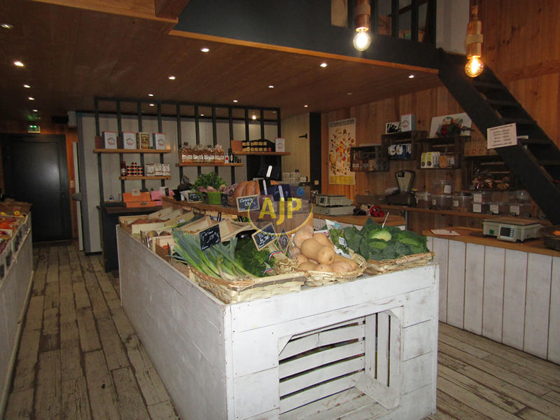 Local commercial - 61 m²