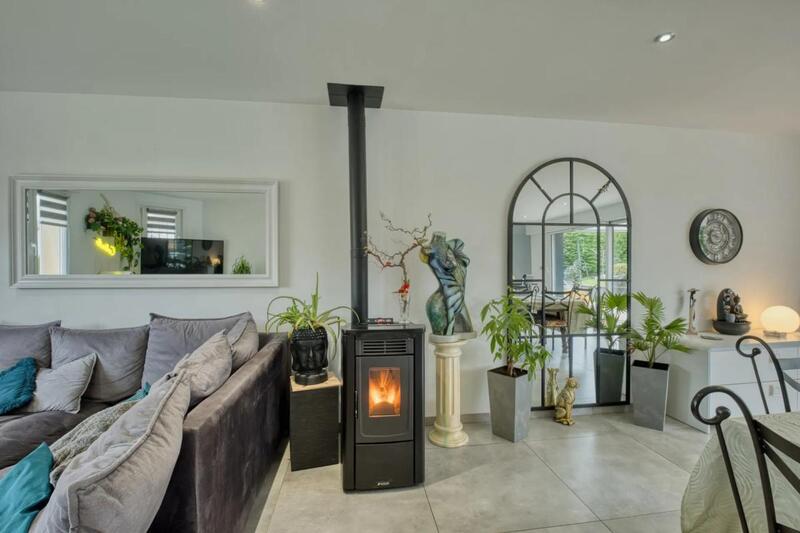 Maison - 96 m² - 6 pièces