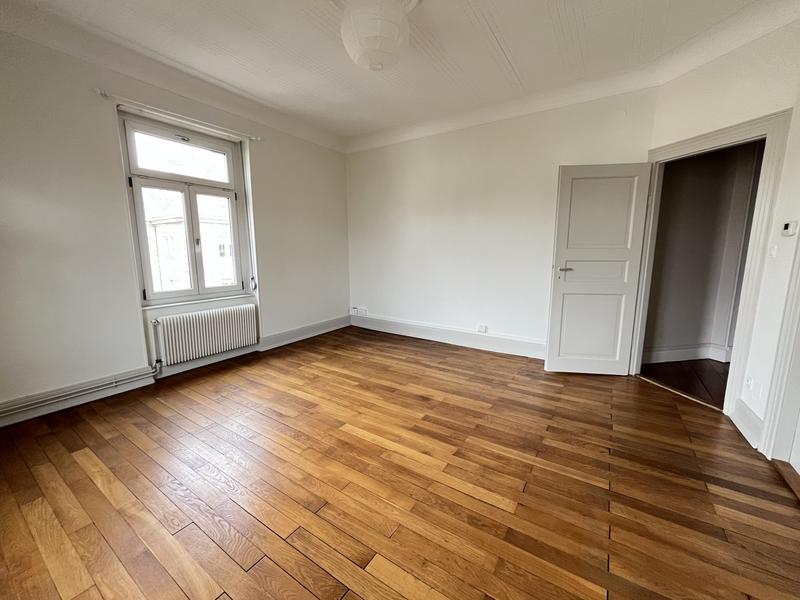 Appartement - 90 m² - 4 pièces