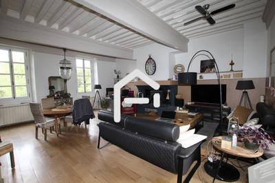 Maison - 840 m² - 22 pièces