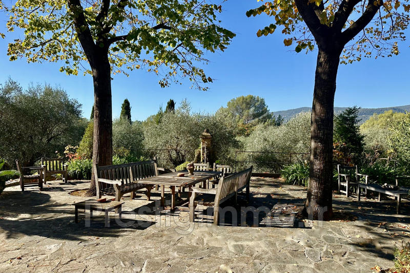 Demeure - 295 m² - 6 pièces