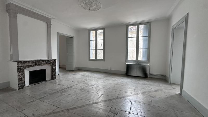 Bureau - 207 m² - 7 pièces