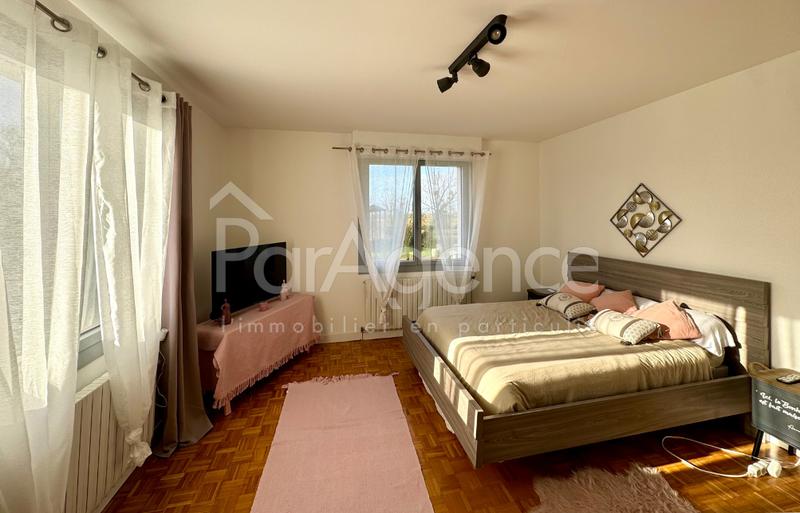 Maison - 290 m² - 9 pièces