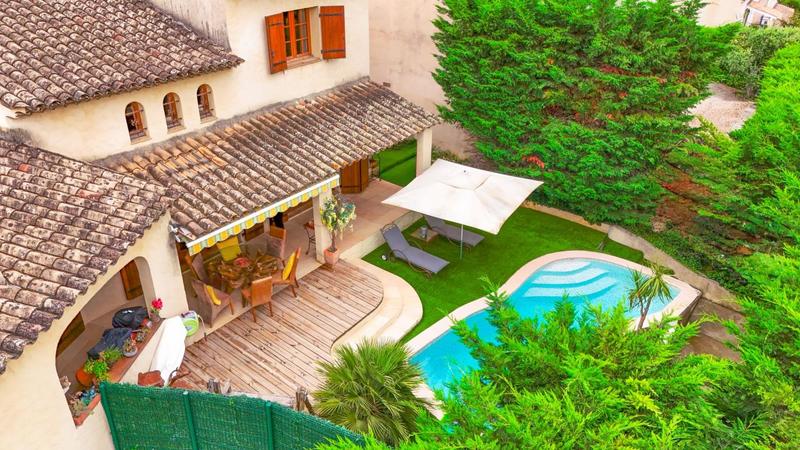 Villa - 188 m² - 6 pièces