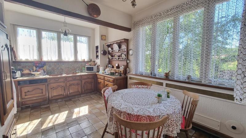 Maison - 210 m² - 6 pièces