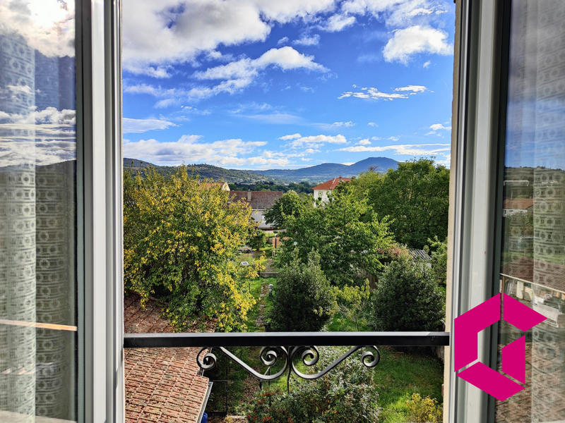 Maison - 147 m² - 11 pièces