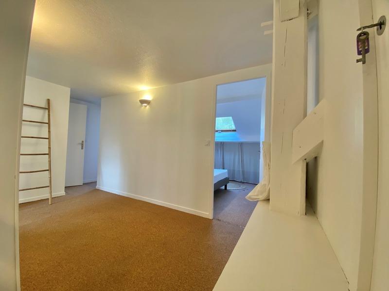 Maison - 220 m² - 7 pièces