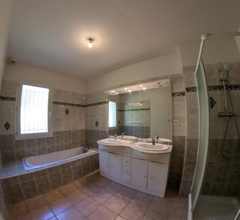 Maison - 104 m² - 5 pièces