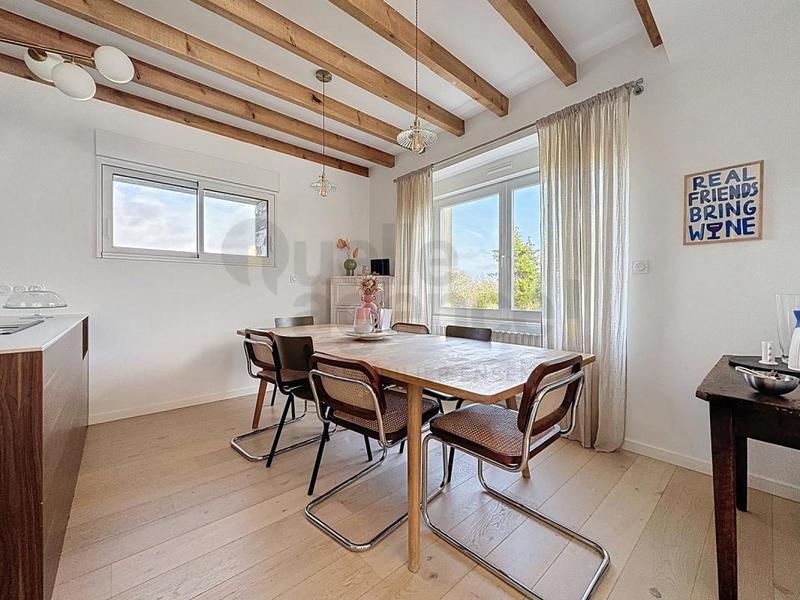 Maison - 160 m² - 8 pièces