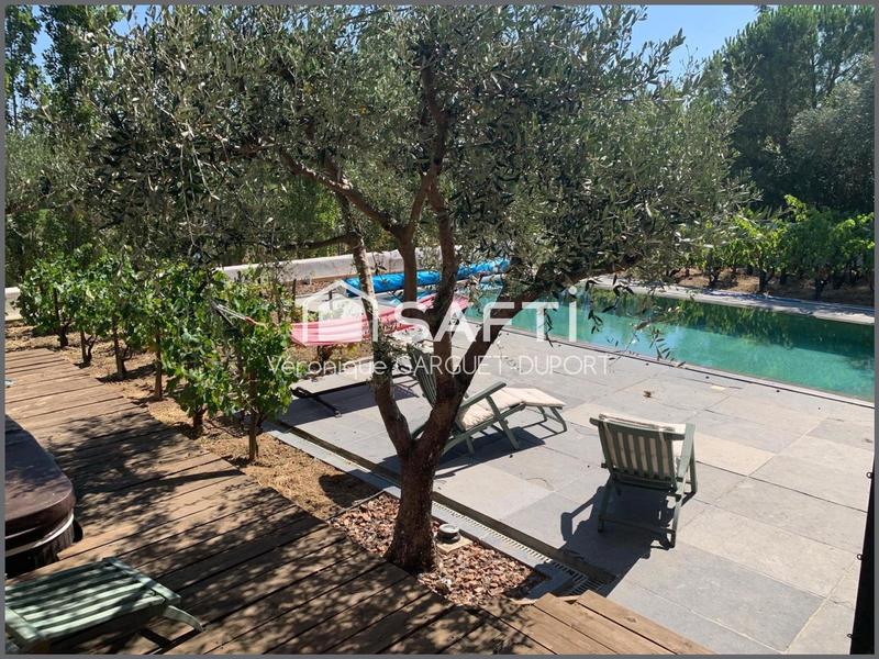 Maison de maîtres - 313 m² - 11 pièces