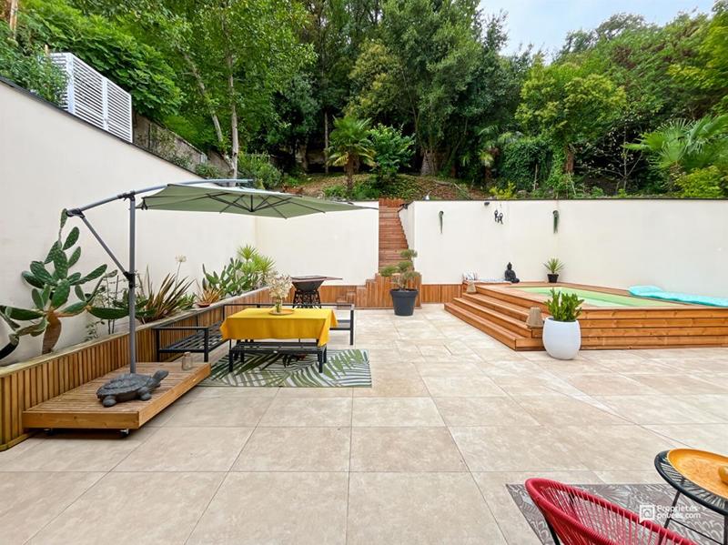 Maison - 215 m² - 4 pièces