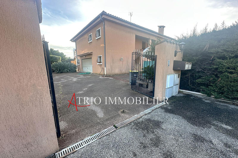 Villa - 200 m² - 5 pièces