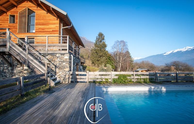 Maison - 188 m² - 7 pièces