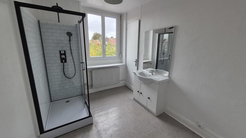 Maison - 210 m² - 8 pièces