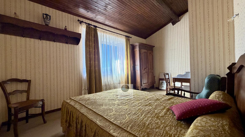 Maison - 208 m² - 7 pièces