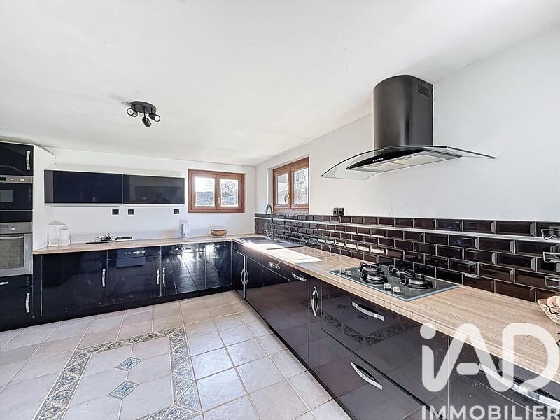 Maison - 208 m² - 7 pièces