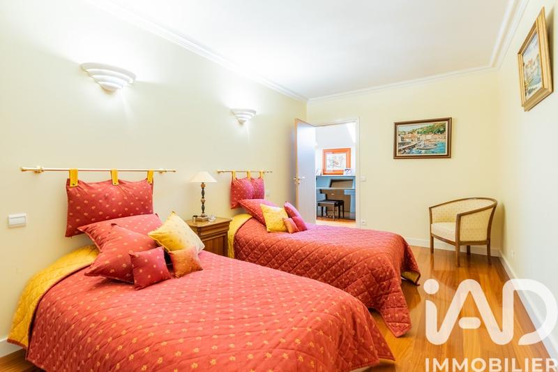 Maison de maîtres - 482 m² - 10 pièces