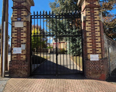 Demeure - 443 m² - 14 pièces