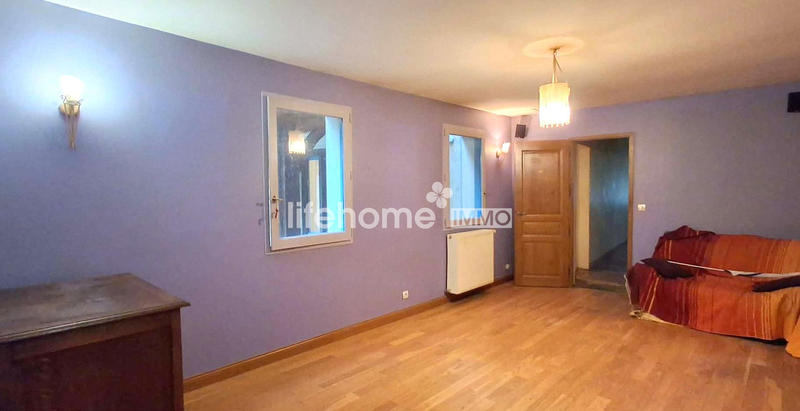 Maison - 181 m² - 9 pièces