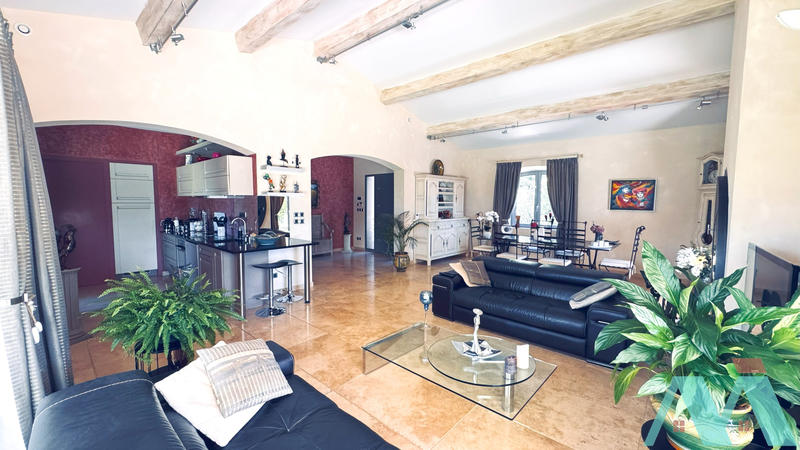Maison - 160 m² - 5 pièces