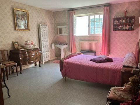 Maison - 221 m² - 8 pièces