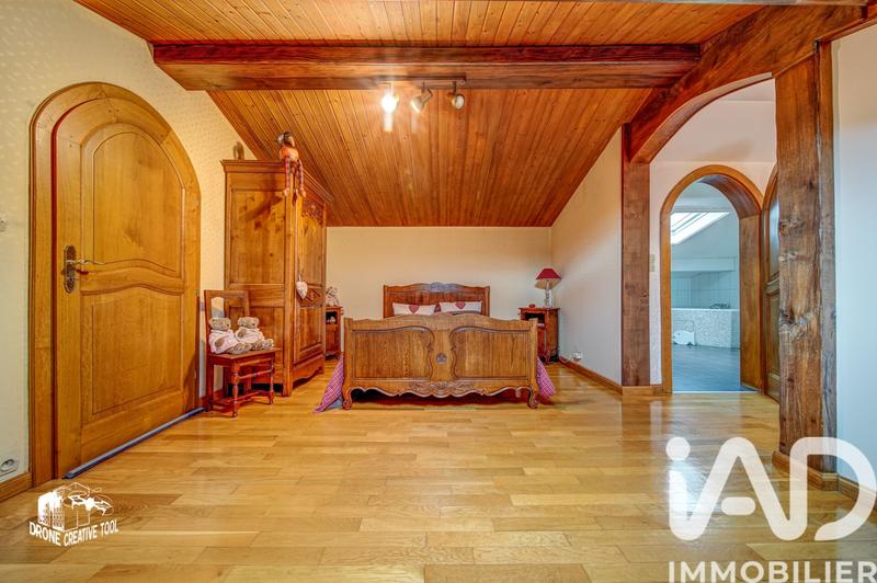 Maison - 269 m² - 10 pièces