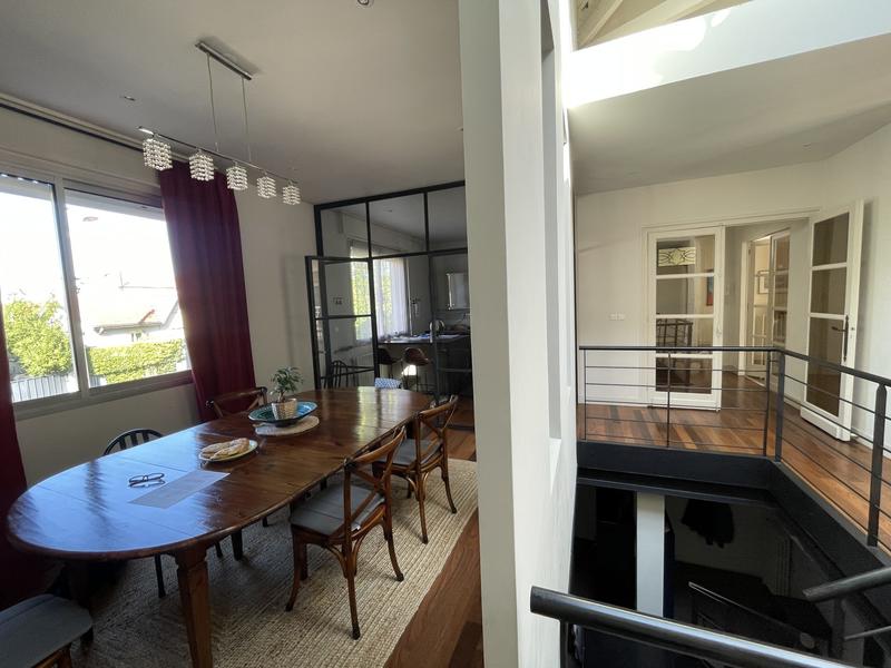 Villa - 238 m² - 6 pièces