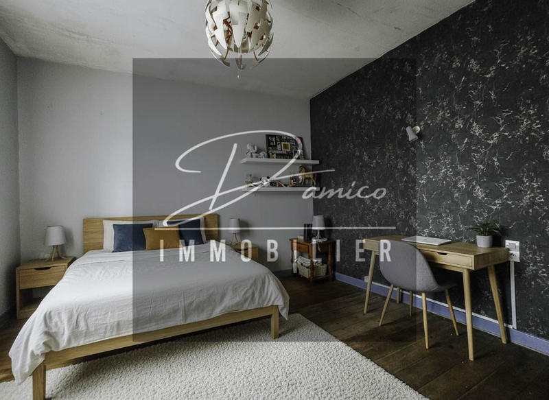 Maison - 164 m² - 8 pièces