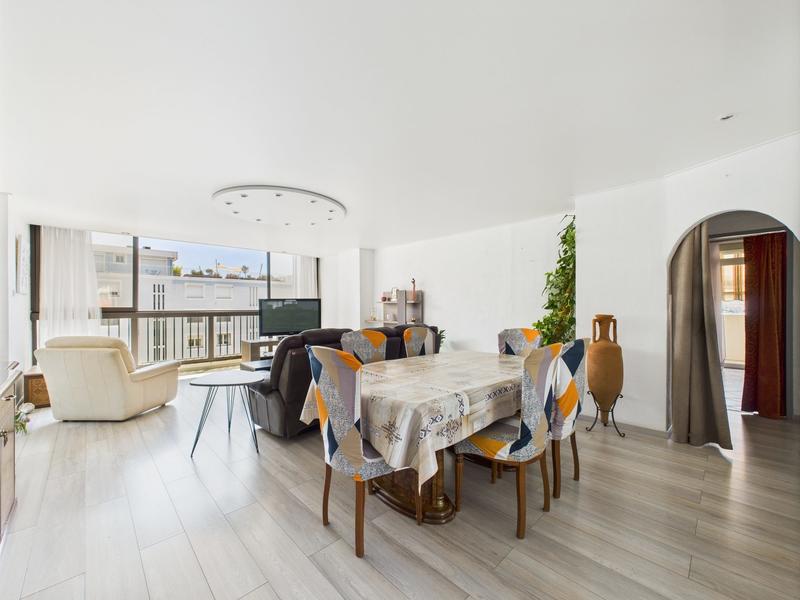 Appartement - 93 m² - 4 pièces