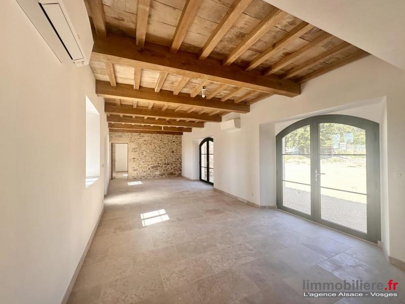 Mas - 300 m² - 9 pièces