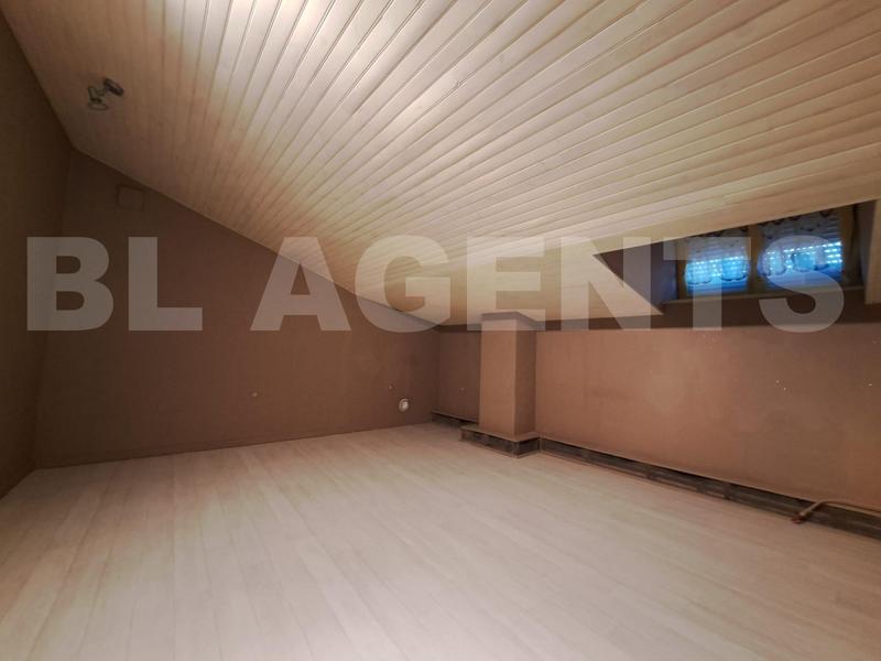 Maison - 275 m² - 8 pièces