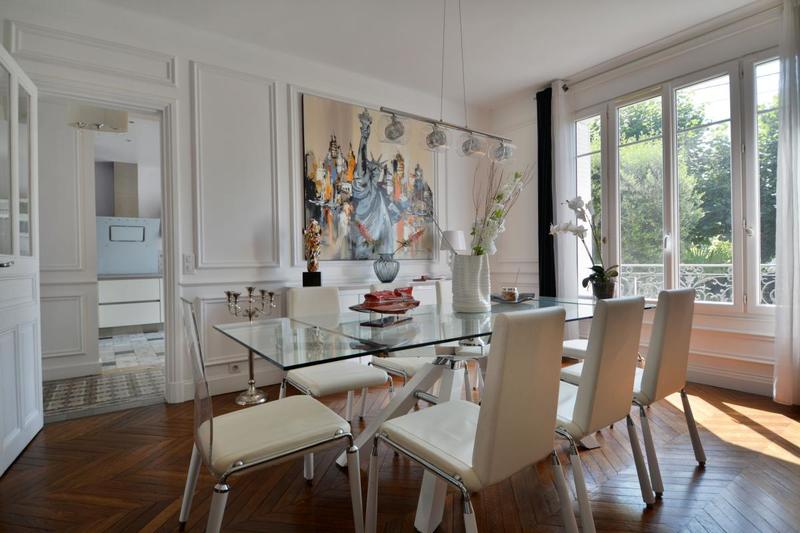 Maison - 180 m² - 8 pièces