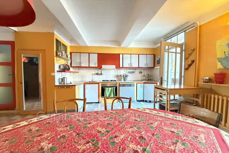 Maison - 252 m² - 9 pièces