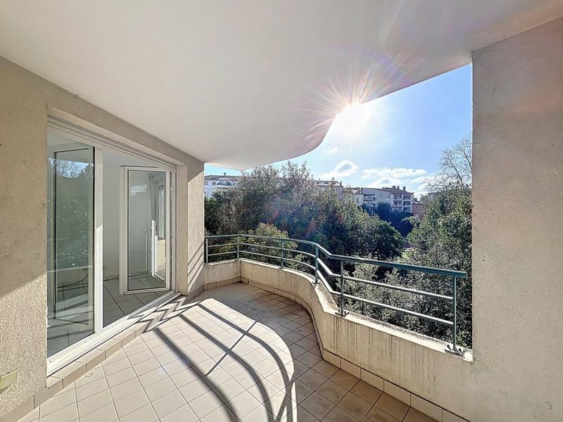 Appartement - 86 m² - 3 pièces