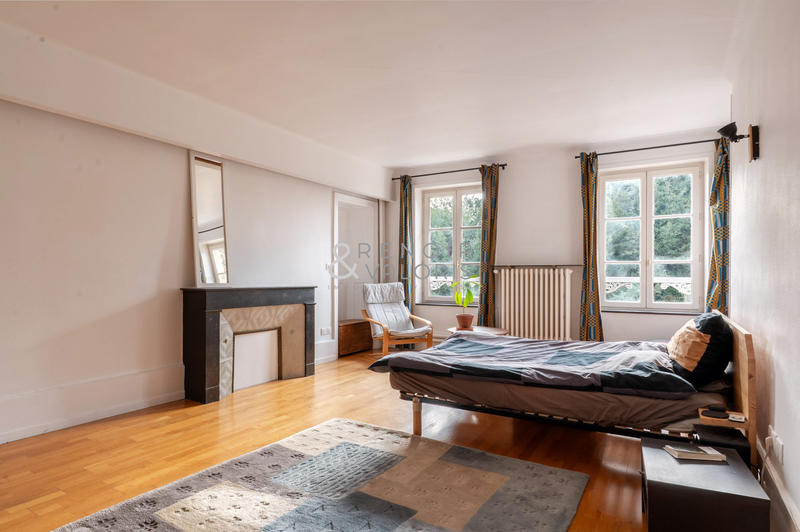 Appartement - 196 m² - 6 pièces