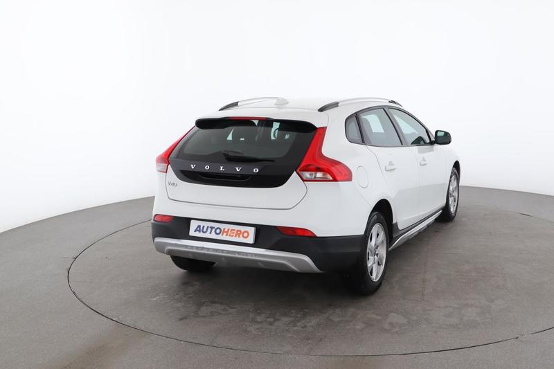 Volvo V40 Cross Country 2.0 D2 Momentum Geartronic 120 ch